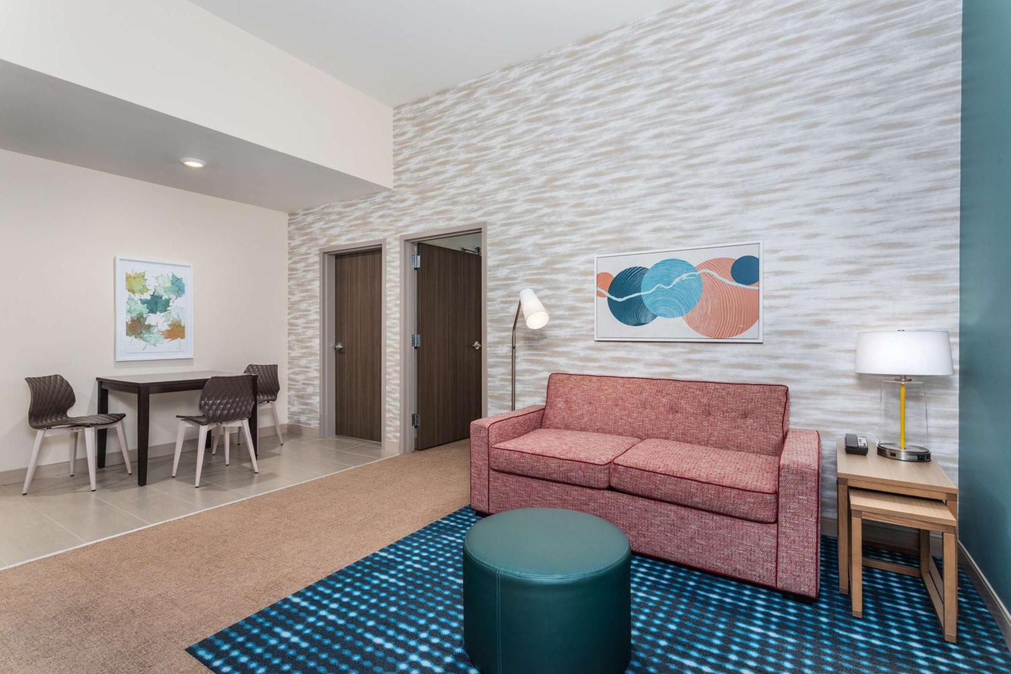 Home2 Suites By Hilton Cedar Rapids Westdale エクステリア 写真